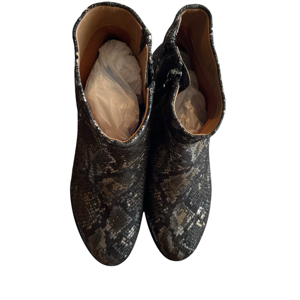 Vionic Kamryn Pewter Animal print Nubuck Leather Ankle Booties, size US 6.5 - Picture 7 of 11